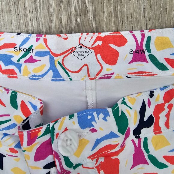 St John's Bay Sz 24 W White Multi Floral Skort-Skirt/Shorts w/Front Pockets NWT - Picture 3 of 5